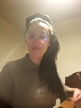 Snapshot of Afrania chatting on October 2025 05:59:01 AM Afrania online show from October 2025 05:59:01 AM