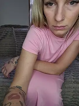 Snapshot of Lydie_off chatting on March 2026 08:32:02 AM Lydie off online show from March 2026 08:32:02 AM