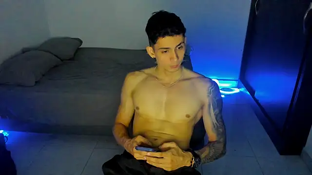 Snapshot of OliverBennet chatting on February 2025 11:01:01 PM OliverBennet online show from February 2025 11:01:01 PM