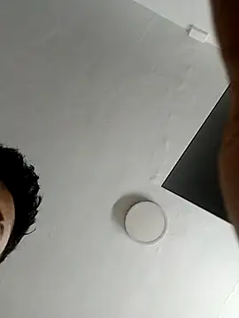 Snapshot of OliverBennet chatting on September 2025 11:21:01 AM OliverBennet online show from September 2025 11:21:01 AM