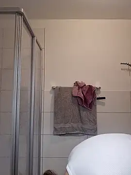 Jujuicy 97 online show from February 2026 07:03:02 PM