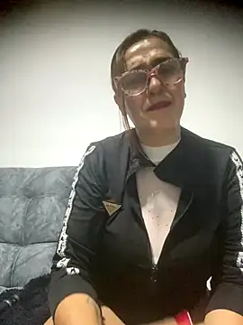 anastasia and jordan online show from October 2025 09:43:01 AM