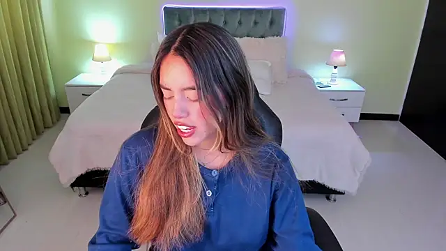  Charlotte evans 1 online show from April 2026 12:13:01 PM