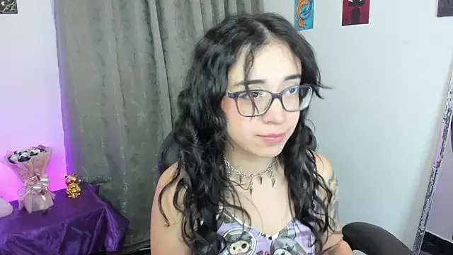 Snapshot of indra_cam chatting on July 2026 06:48:02 AM indra cam online show from July 2026 06:48:02 AM