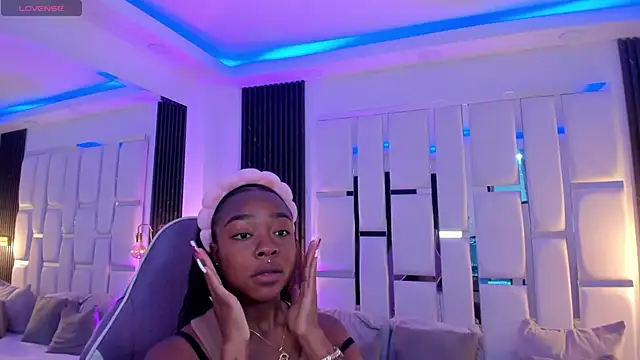 mia schwarz online show from November 2025 10:09:01 PM