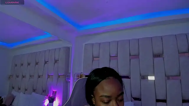 mia schwarz online show from March 2026 09:41:02 PM