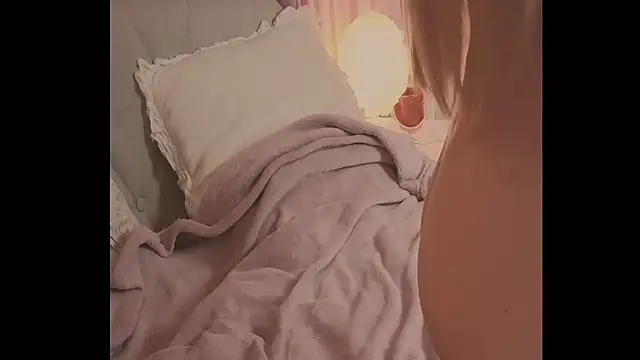 Blondecandie online show from September 2025 05:35:01 PM