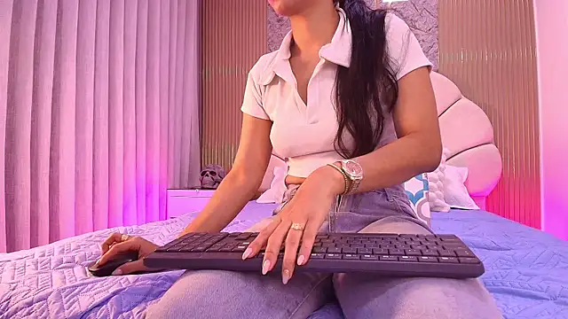 aisha sh online show from November 2025 11:56:02 AM