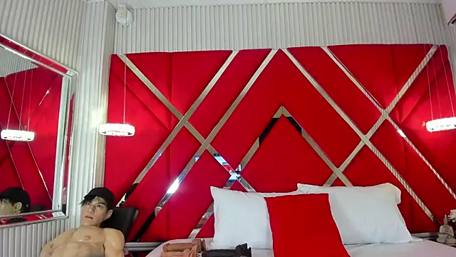 Snapshot of SusanCouper chatting on May 2026 10:52:02 PM SusanCouper online show from May 2026 10:52:02 PM
