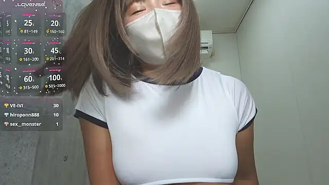 sara  xx  love online show from October 2025 01:34:01 PM