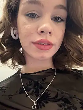 Street young online show from December 2024 01:55:02 PM