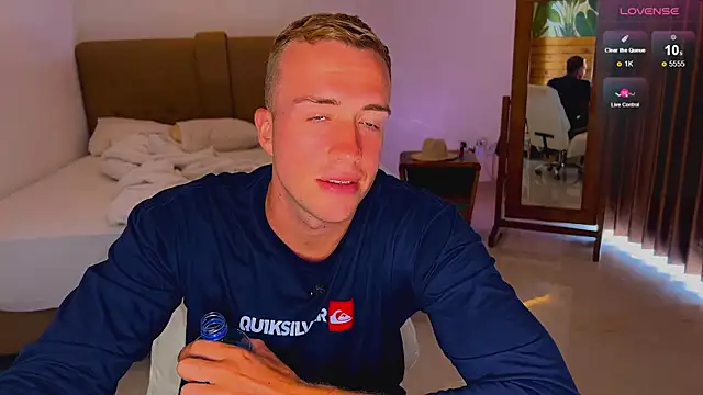 Snapshot of tommy_cumfinger chatting on November 2025 03:18:02 AM tommy cumfinger online show from November 2025 03:18:02 AM