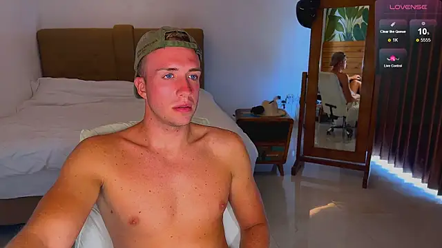 Snapshot of tommy_cumfinger chatting on November 2025 03:29:02 AM tommy cumfinger online show from November 2025 03:29:02 AM