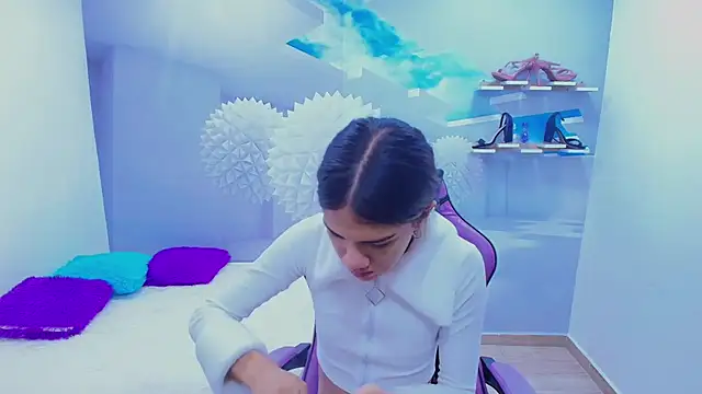 DEMI LEED online show from November 2025 12:27:02 PM