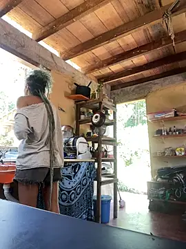 sammoura01 online show from September 2025 03:15:01 PM