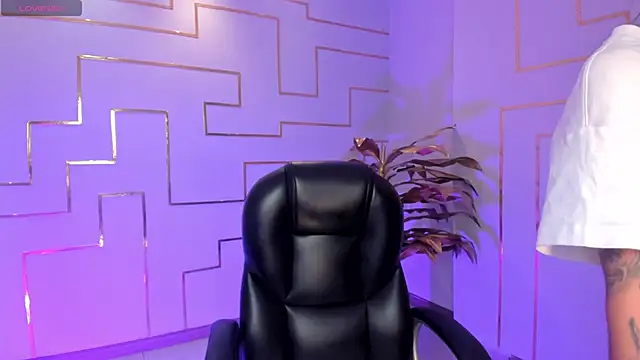 HannahJamesX online show from September 2025 05:45:01 PM