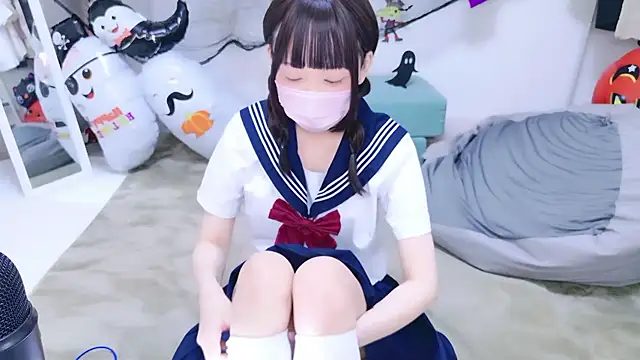 Snapshot of x-naru-x chatting on October 2025 03:35:01 PM x-naru-x online show from October 2025 03:35:01 PM