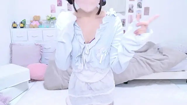 Snapshot of x-naru-x chatting on December 2025 01:39:01 PM x-naru-x online show from December 2025 01:39:01 PM