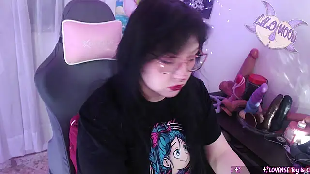 Snapshot of LiloMoon69 chatting on June 2026 06:42:02 AM LiloMoon69 online show from June 2026 06:42:02 AM