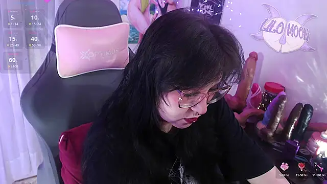 Snapshot of LiloMoon69 chatting on June 2026 06:14:02 AM LiloMoon69 online show from June 2026 06:14:02 AM