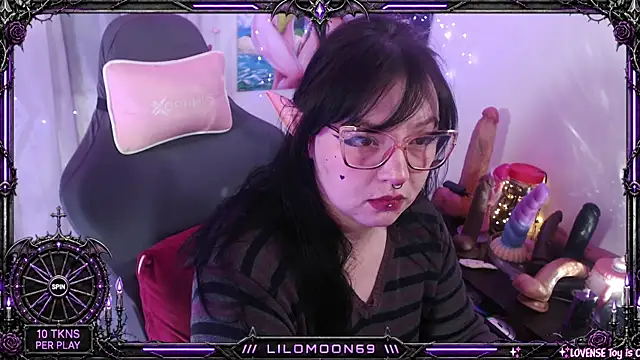 Snapshot of LiloMoon69 chatting on June 2026 09:51:02 AM LiloMoon69 online show from June 2026 09:51:02 AM