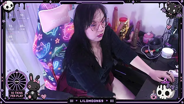 Snapshot of LiloMoon69 chatting on June 2026 08:38:01 AM LiloMoon69 online show from June 2026 08:38:01 AM