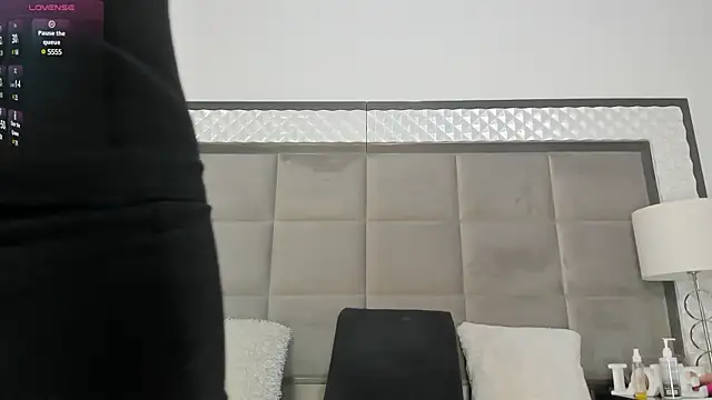 OliviaBurning online show from March 2025 07:32:01 PM