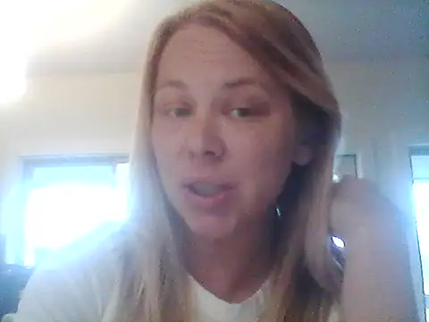 Snapshot of burrkitty chatting on October 2025 09:25:02 PM burrkitty online show from October 2025 09:25:02 PM