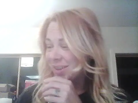 Snapshot of burrkitty chatting on October 2025 07:30:01 AM burrkitty online show from October 2025 07:30:01 AM