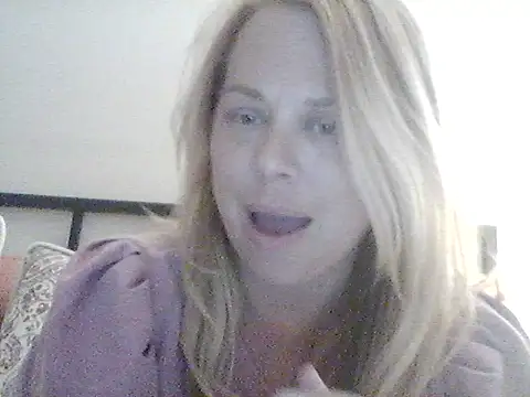 Snapshot of burrkitty chatting on November 2025 06:07:02 AM burrkitty online show from November 2025 06:07:02 AM