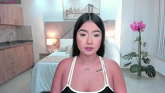 amelie jhons online show from May 2026 12:52:01 AM