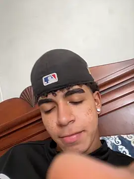 JoanG10 online show from December 2025 04:58:01 PM