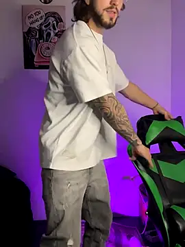 Valentino Xander online show from January 2026 01:19:01 AM