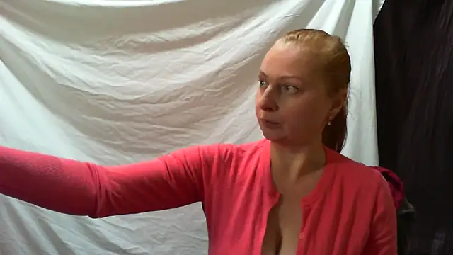 Snapshot of Redheadgreeneyed-maks chatting on October 2025 12:39:01 PM Redheadgreeneyed-maks online show from October 2025 12:39:01 PM