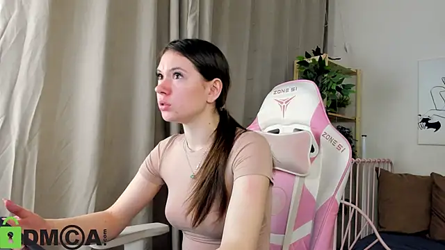 Nicole Charm online show from October 2025 09:04:02 PM