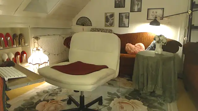 GinaBlonde online show from March 2026 09:43:02 PM