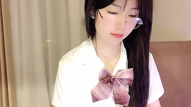 Snapshot of NickiBloom chatting on March 2025 02:46:02 PM NickiBloom online show from March 2025 02:46:02 PM
