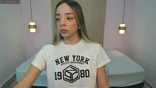 AliceRoss0 online show from February 2026 08:16:01 PM