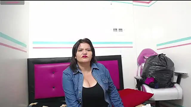 Snapshot of kambelroche chatting on January 2026 12:11:01 PM kambelroche online show from January 2026 12:11:01 PM