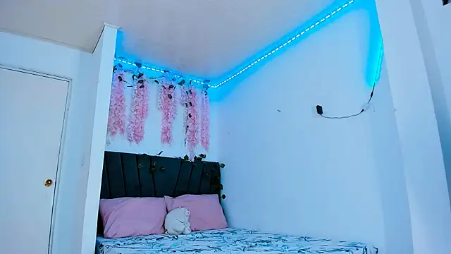 alexaryderr online show from December 2025 01:47:01 AM