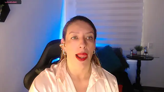 steisyhills online show from December 2024 12:05:01 PM