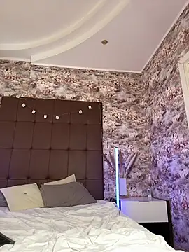 Mary Walker online show from March 2025 05:57:02 AM