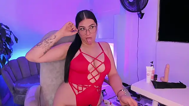 Snapshot of TifanyWhite_ chatting on July 2026 05:24:01 AM TifanyWhite online show from July 2026 05:24:01 AM