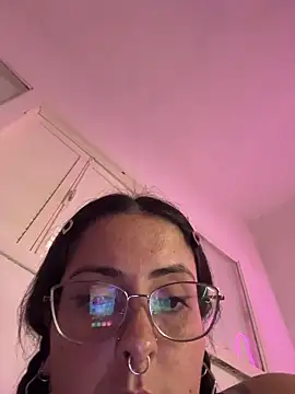 Mizztikaa online show from February 2026 06:02:01 PM