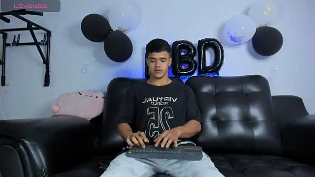 Rob saenz  online show from February 2025 01:10:02 PM