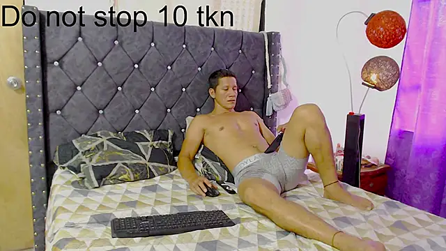 Snapshot of leoytessa_10 chatting on February 2025 06:20:01 PM leoytessa 10 online show from February 2025 06:20:01 PM