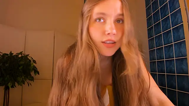 MaryannSoftt online show from October 2025 03:35:02 PM