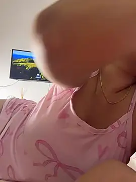 Snapshot of eva_y_marcelo chatting on May 2026 11:30:02 AM eva y marcelo online show from May 2026 11:30:02 AM