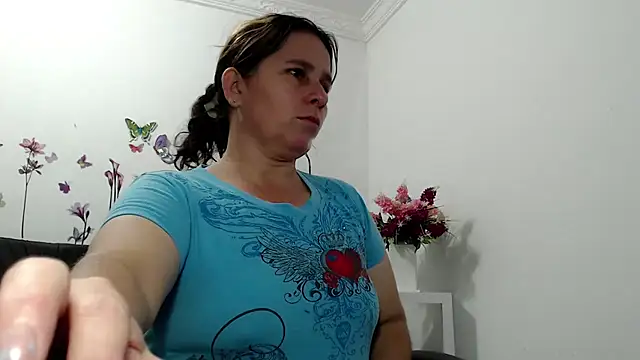 Snapshot of victoria_jones chatting on May 2026 12:46:01 PM victoria jones online show from May 2026 12:46:01 PM