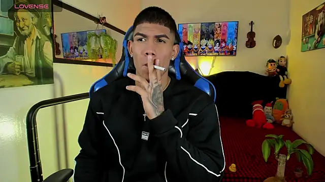 Snapshot of Damian_latinxxx chatting on May 2026 12:16:02 AM Damian latinxxx online show from May 2026 12:16:02 AM